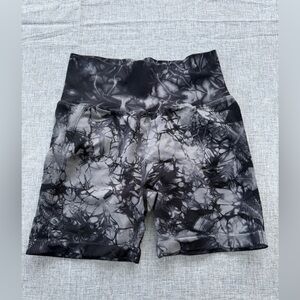 Black tie-dye butt scrunch Shorts